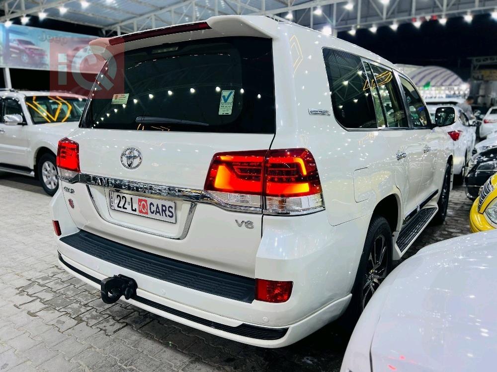 تويوتا لاندكروزر